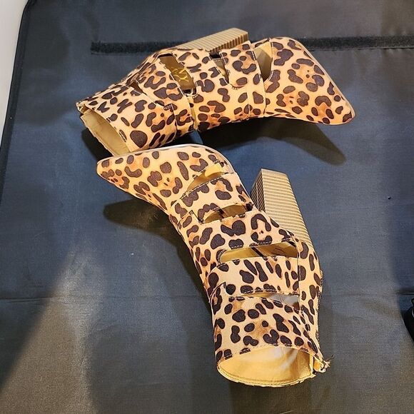 BRAND NEW NY&C BLOCK HEEL CUT-OUT POINTED-TOES BOOTIES G1 - Picture 10 of 15